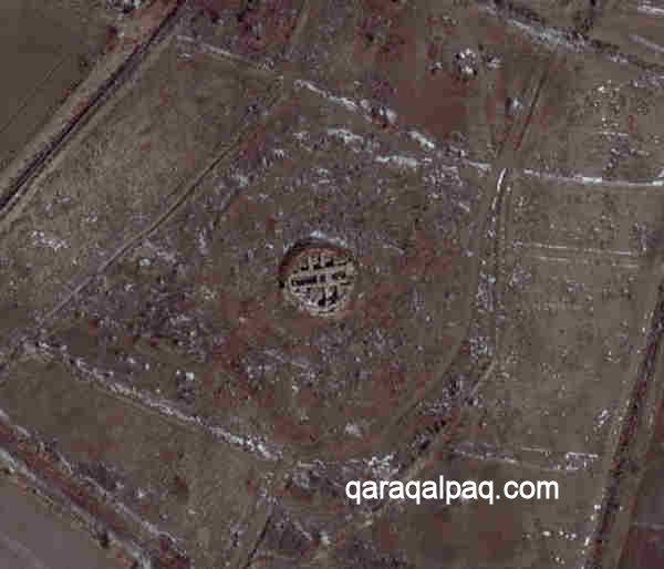 Aerial photograph of the remains of Qoy Qırılg'an Qala