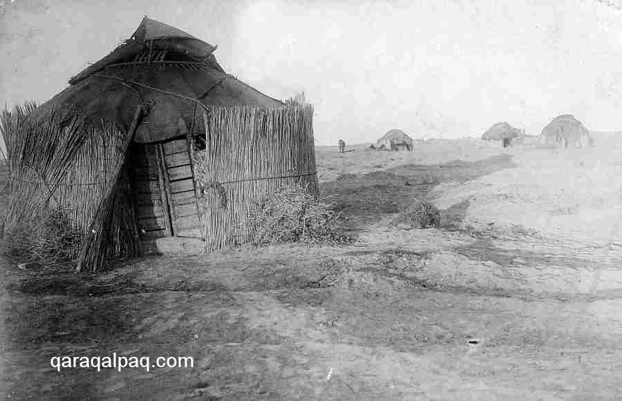 Decrepit Qazaq yurts in the Aral delta