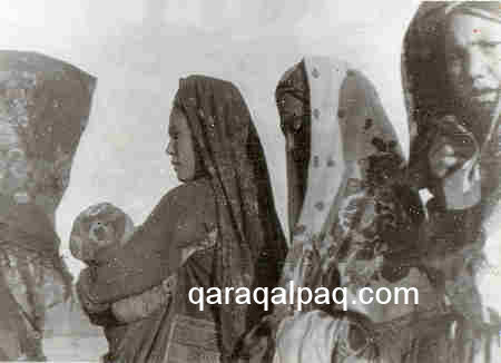 Married Qaraqalpaq women with oramals and kerchiefs